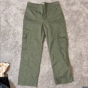Abercrombie women’s Green Cargo Pants